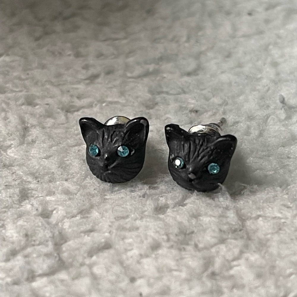 Black kitty Studs